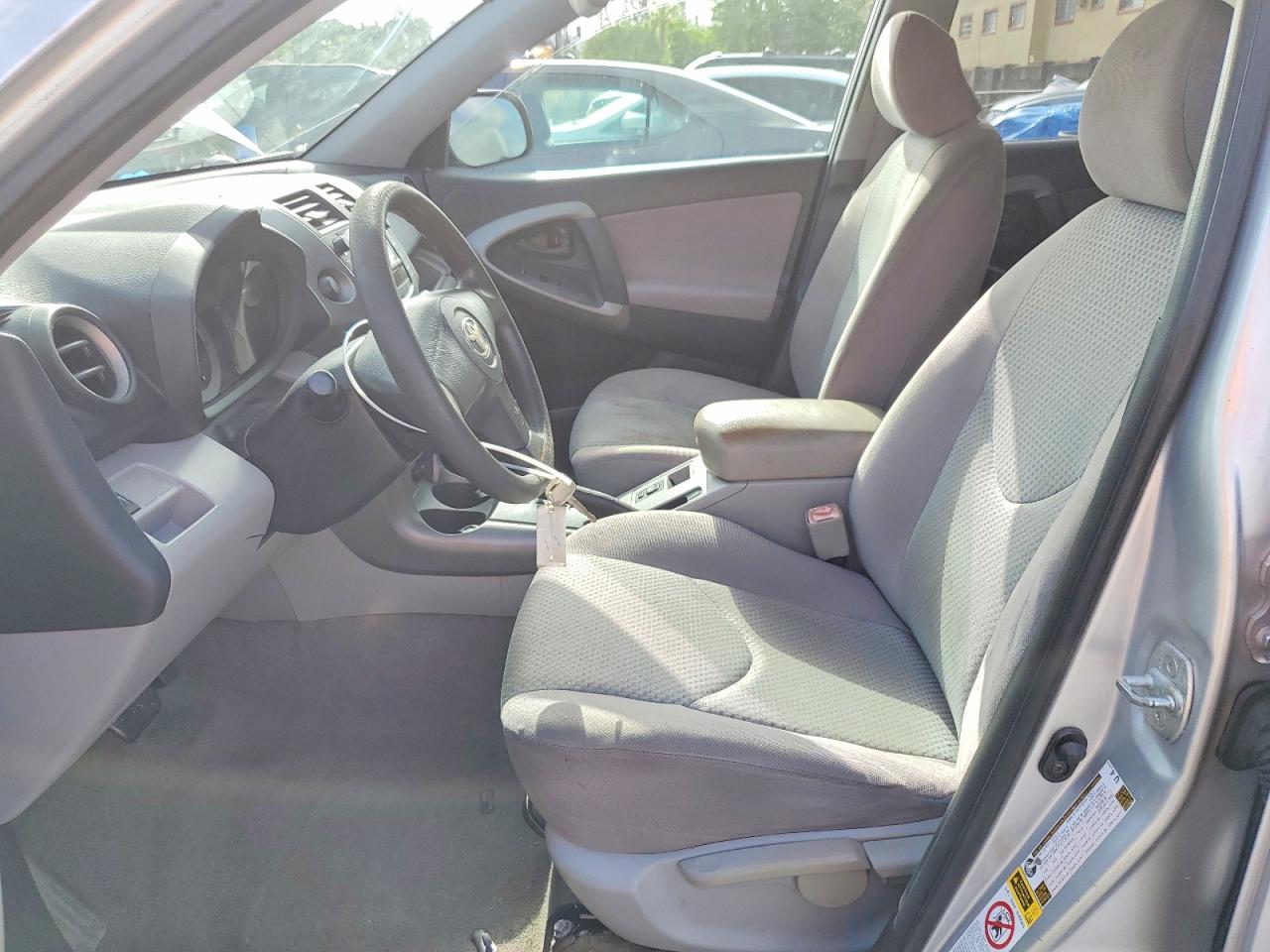 2008 Toyota Rav4 Base Серебряный vin: JTMZD33V286071763