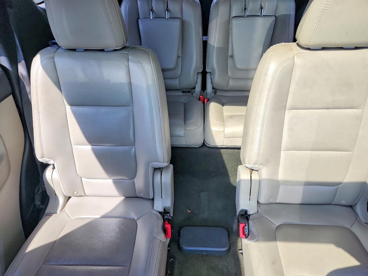 2013 Ford Explorer Серебряный vin: 1FM5K7F82DGC28273