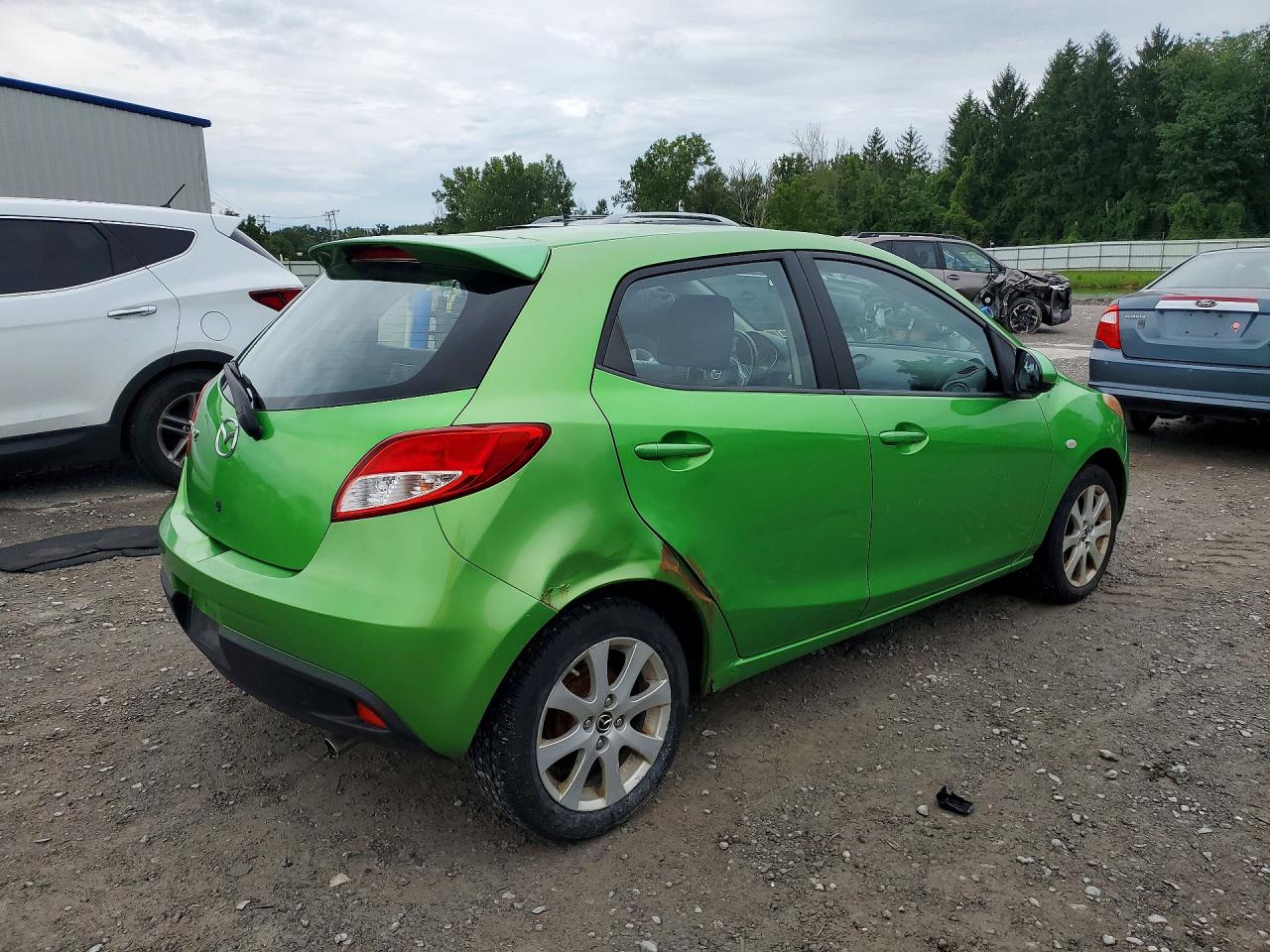 2013 Mazda Mazda2 Green vin: JM1DE1LZXD0163599