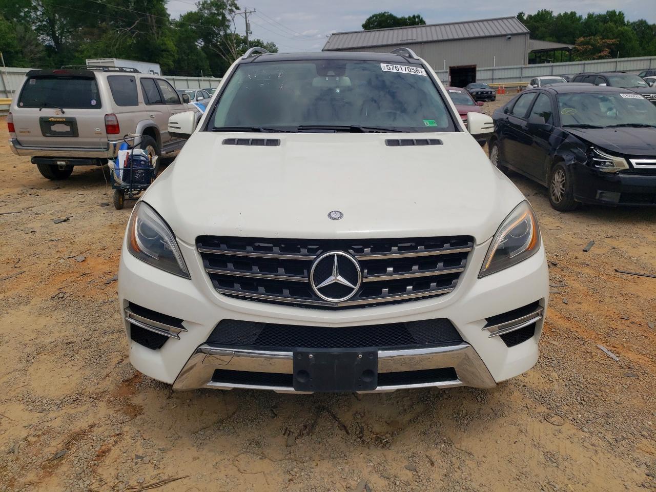 2014 Mercedes-benz Ml 550 4matic Белый vin: 4JGDA7DB2EA364226