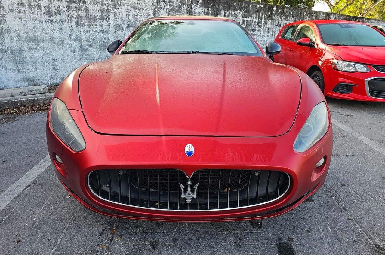 2011 Maserati Granturismo S Red vin: ZAM45KMA3B0057339