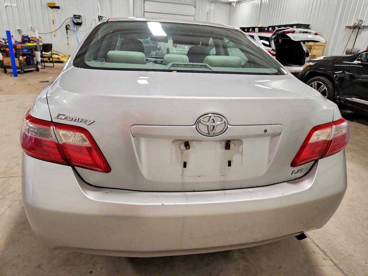 2009 Toyota Camry Le Silver vin: 4T1BE46K99U833050