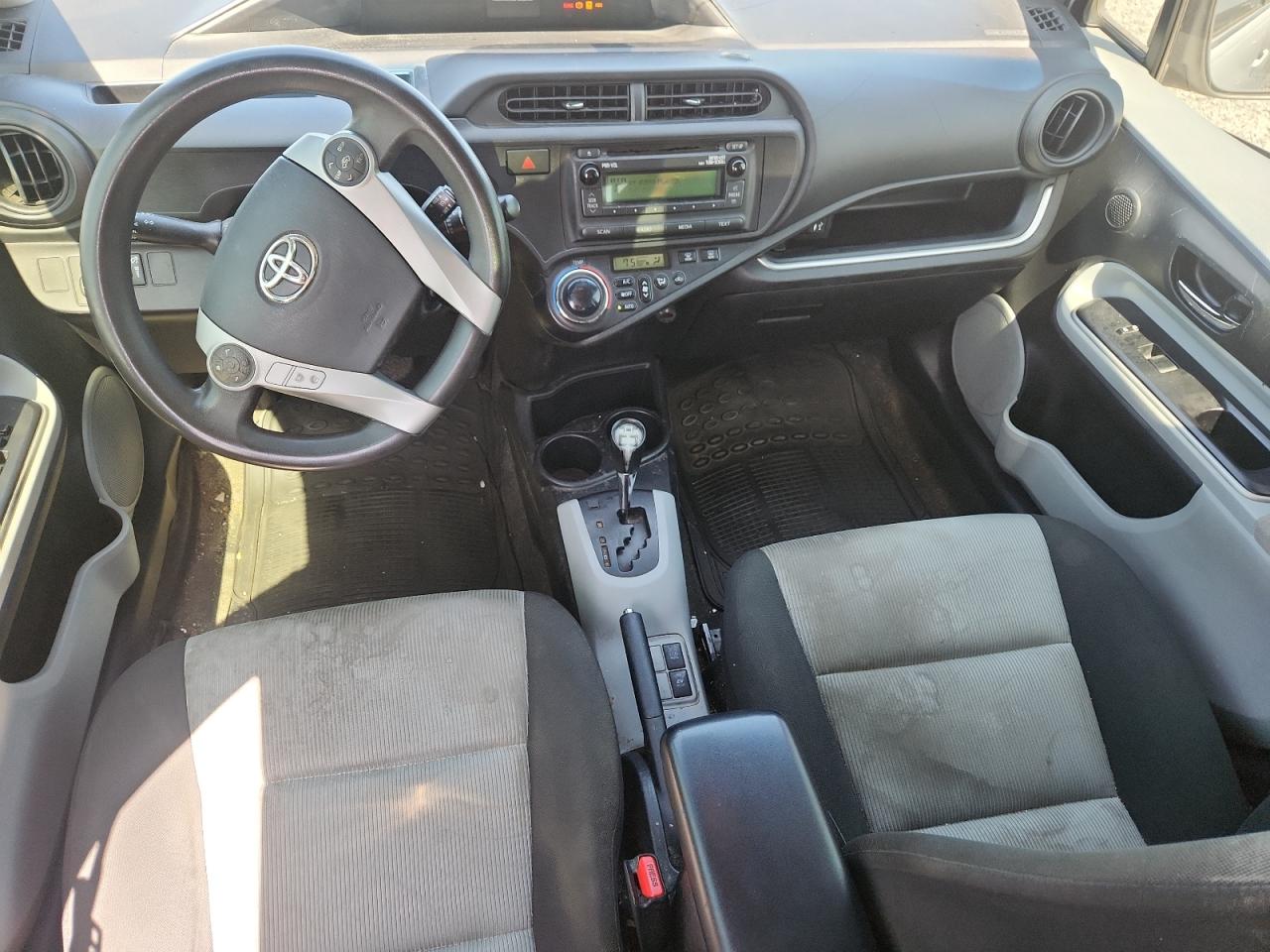 2014 Toyota Prius C Two White vin: JTDKDTB3XE1572717