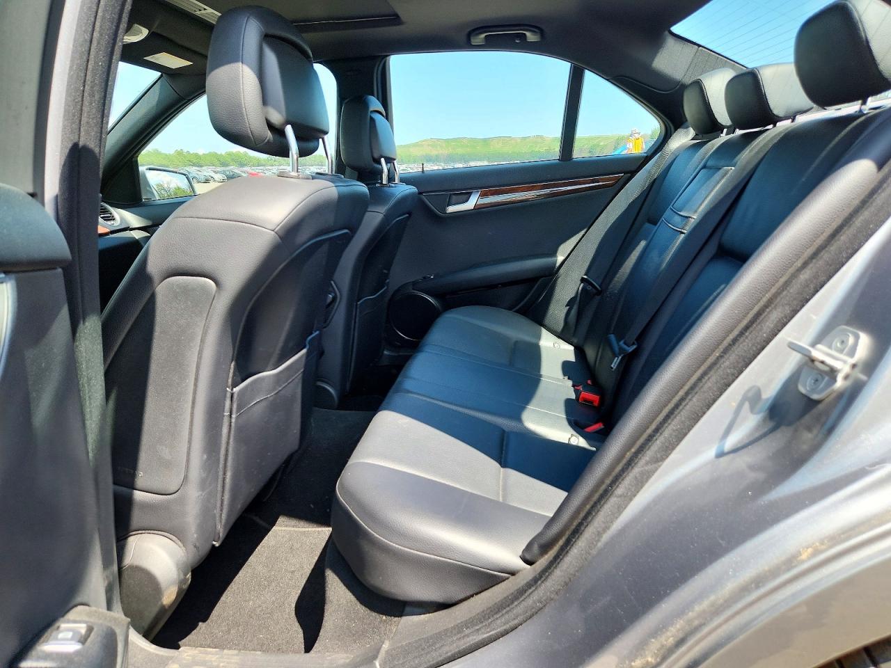 2012 Mercedes-benz C 300 4matic Silver vin: WDDGF8BB9CR196732
