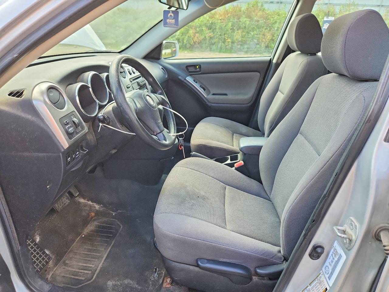 2008 Pontiac Vibe Silver vin: 5Y2SL65828Z422859