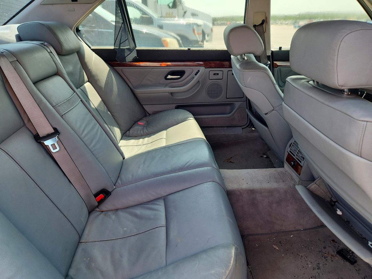 2001 Bmw 740 Il Серый vin: WBAGH834X1DP18182