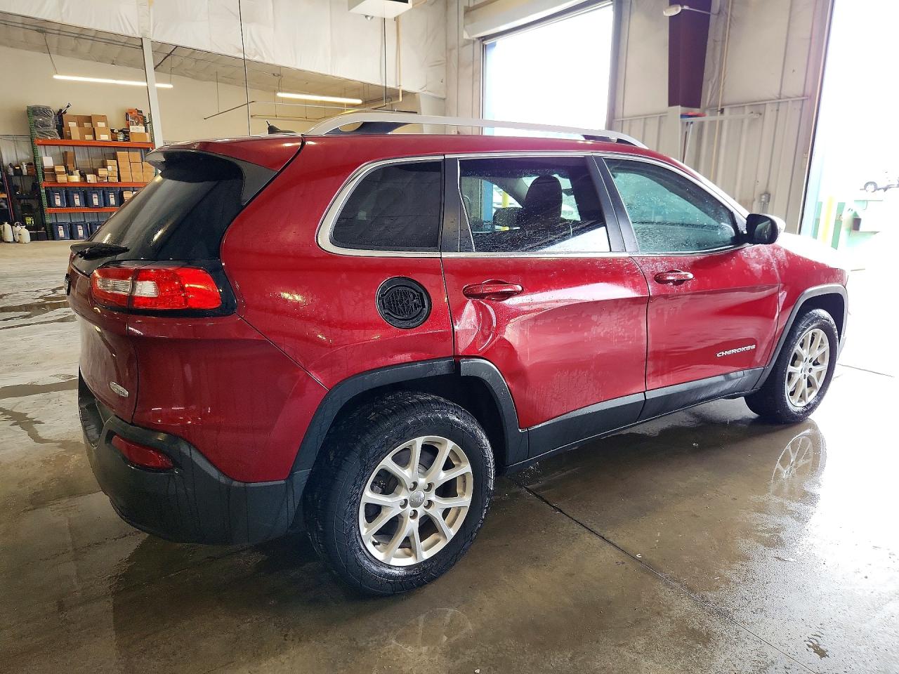 2014 Jeep Cherokee Latitude Red vin: 1C4PJMCSXEW232433