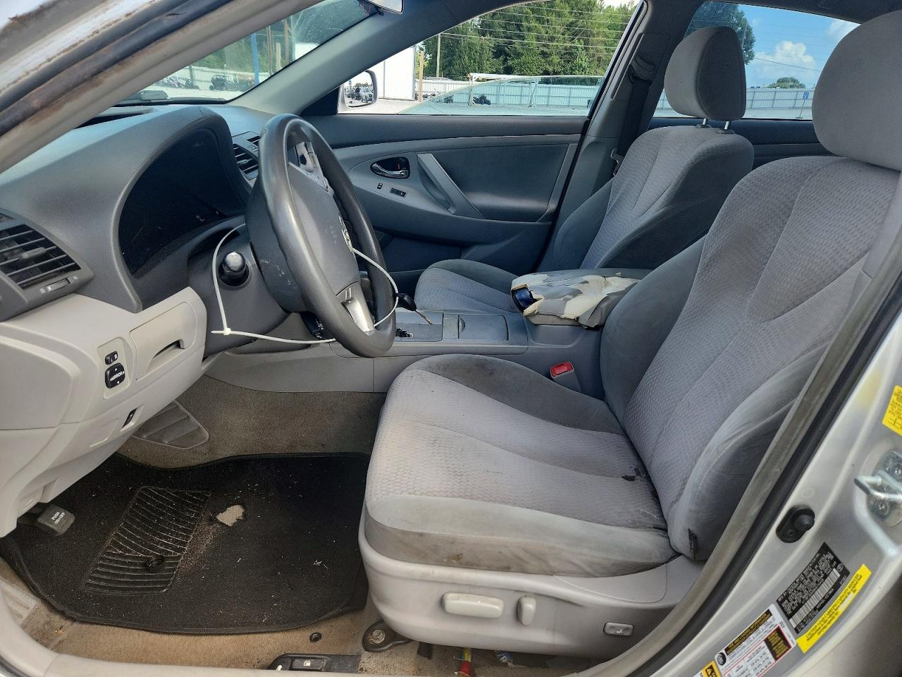 2011 Toyota Camry Le Silver vin: 4T1BF3EK0BU610409