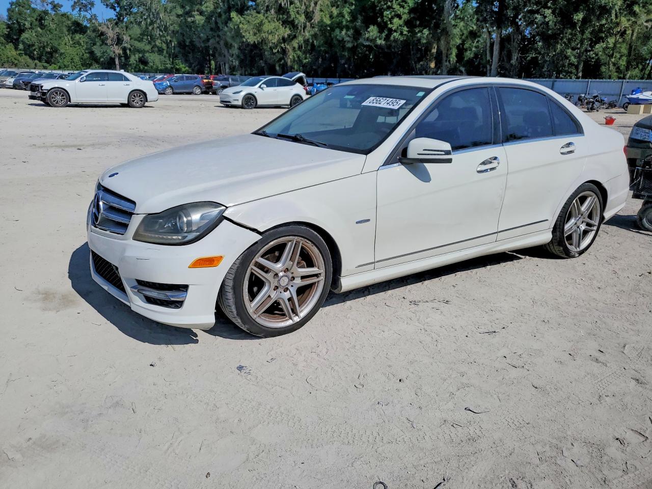 2012 Mercedes-benz C 250 White vin: WDDGF4HB8CA602675