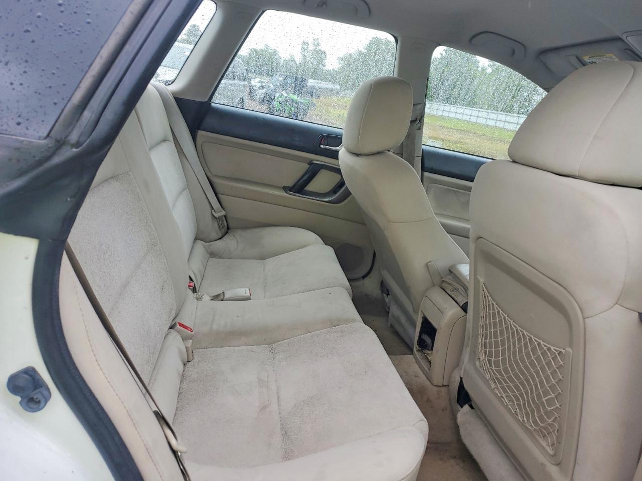 2008 Subaru Outback 2.5i White vin: 4S4BP61C387364721