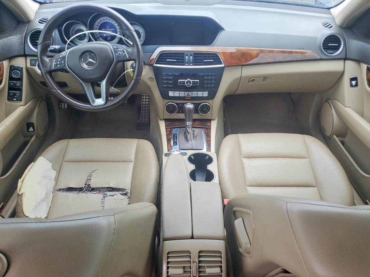 2013 Mercedes-benz C 250 Серый vin: WDDGF4HB9DR278543