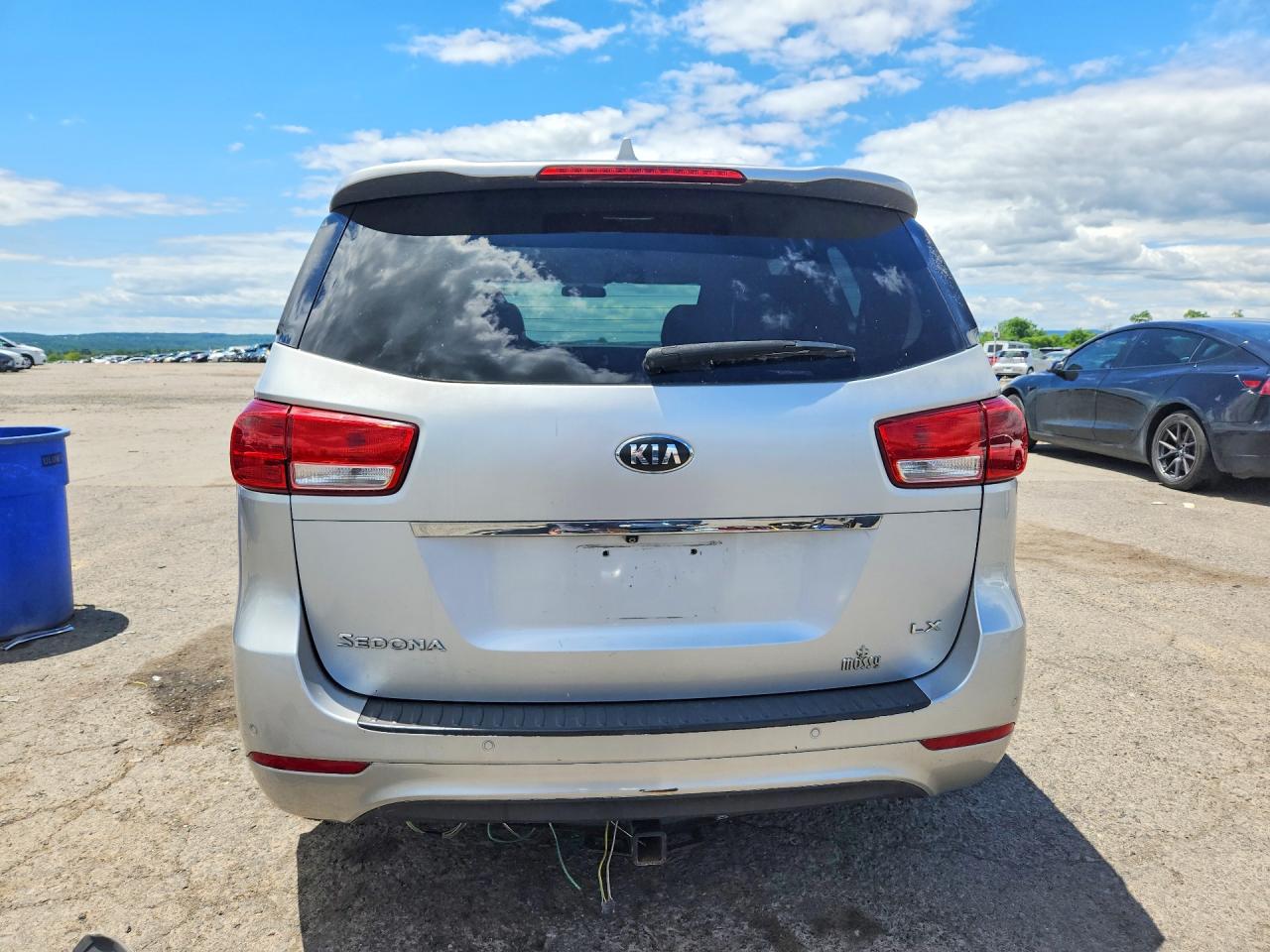 2015 Kia Sedona Lx Silver vin: KNDMB5C11F6020650