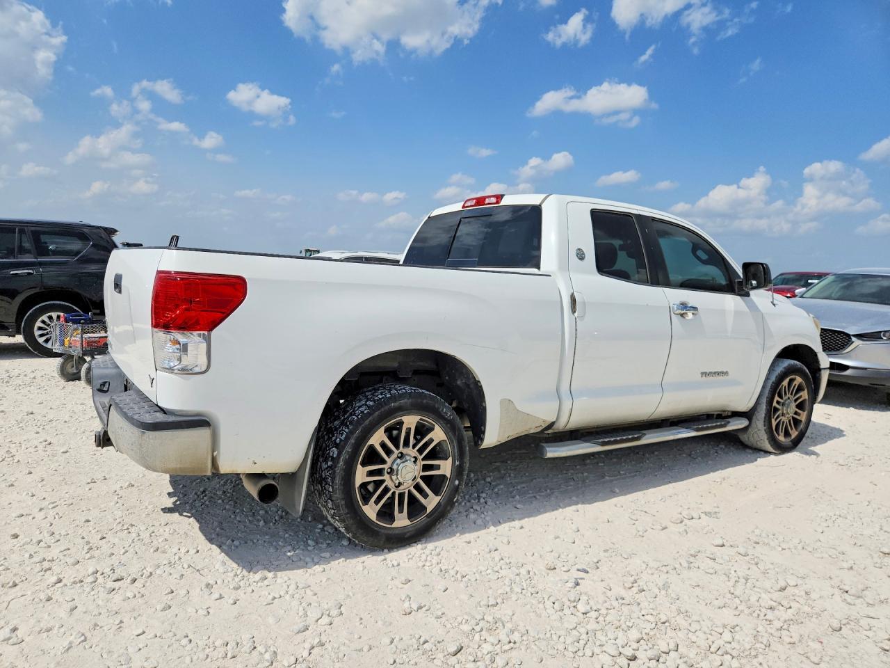 2013 Toyota Tundra Double Cab Sr5 White vin: 5TFRM5F17DX057463
