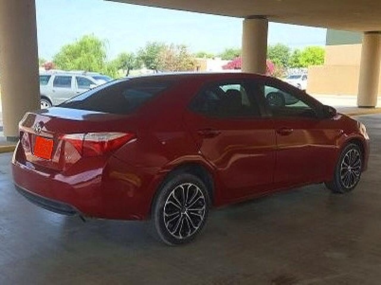 2014 Toyota Corolla Le Red vin: 5YFBURHE2EP102267