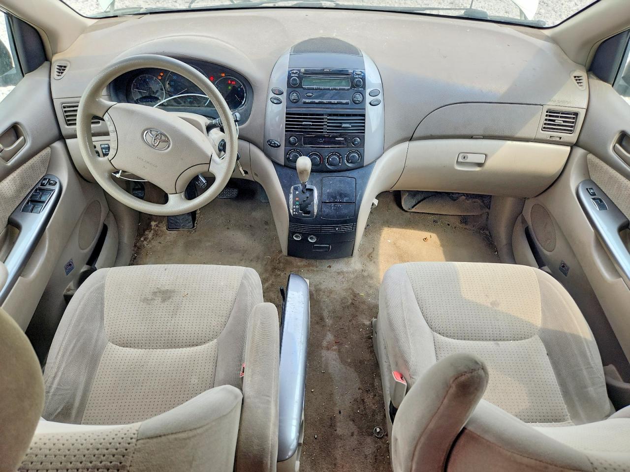 2010 Toyota Sienna Le 8-passenger Tan vin: 5TDKK4CC8AS295105