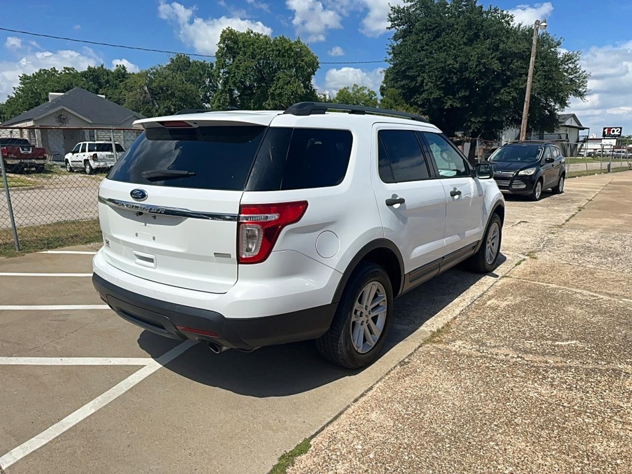 2015 Ford Explorer Белый vin: 1FM5K8B80FGA41743