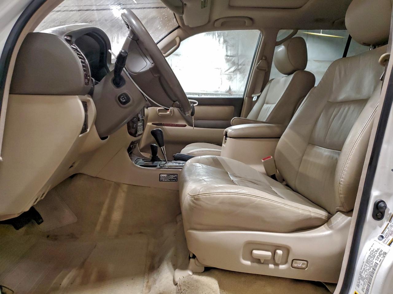 2004 Toyota Land Cruiser White vin: JTEHT05J642060396