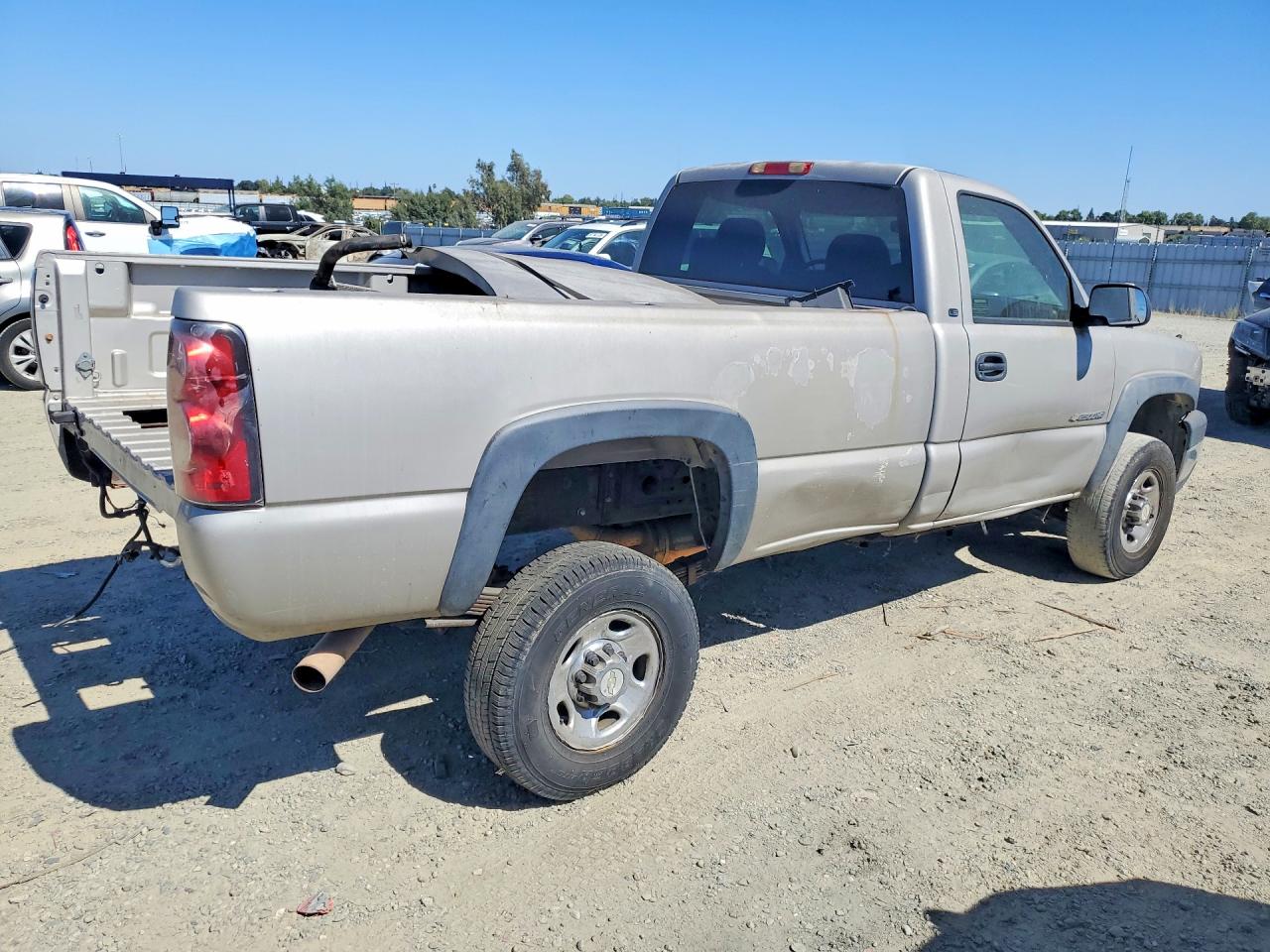 2006 Chevrolet Silverado C2500 Heavy Duty Tan vin: 1GCHC24U86E218766