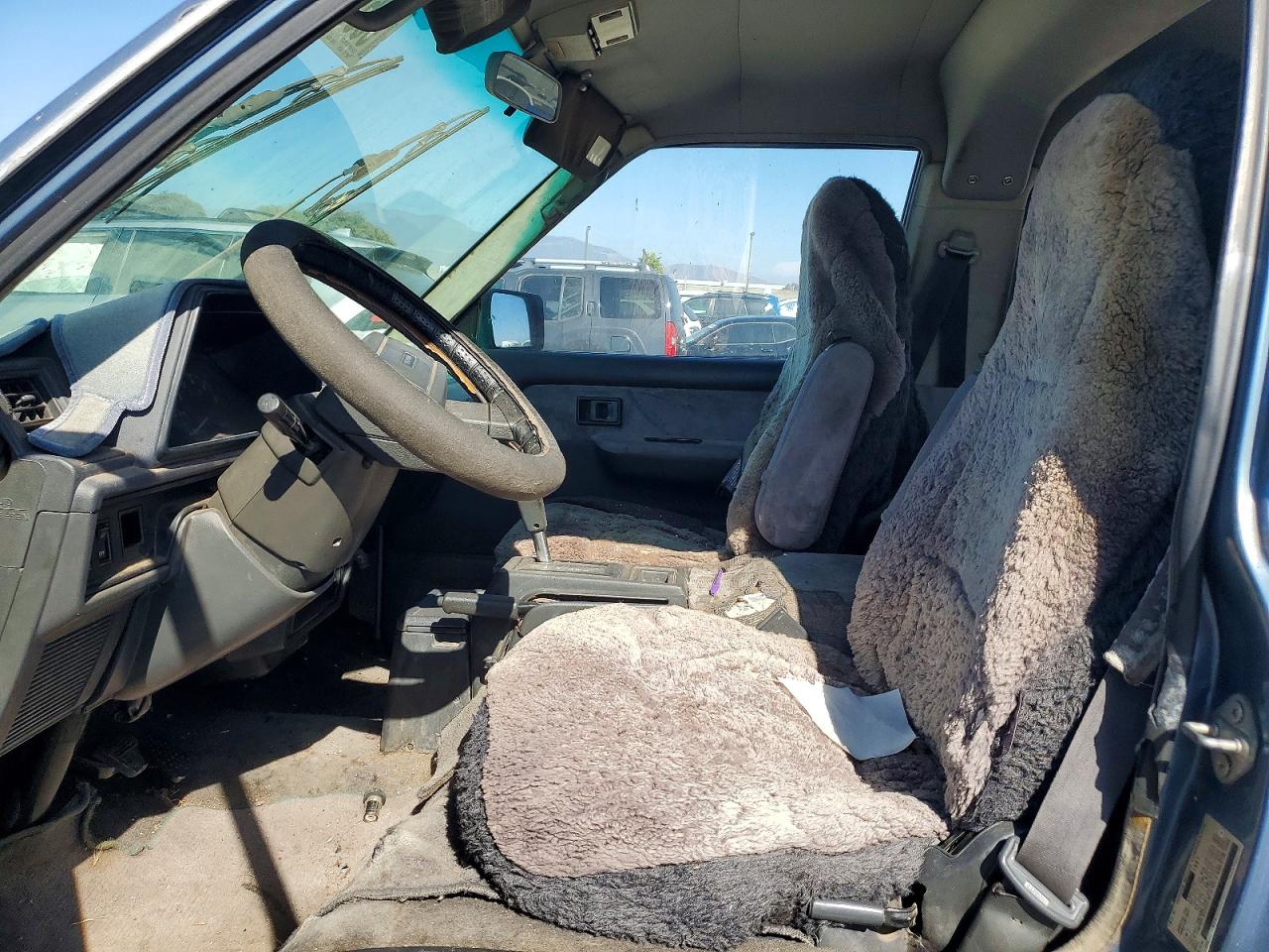 1987 Toyota Van Le Blue vin: JT3YR26W4H5035577