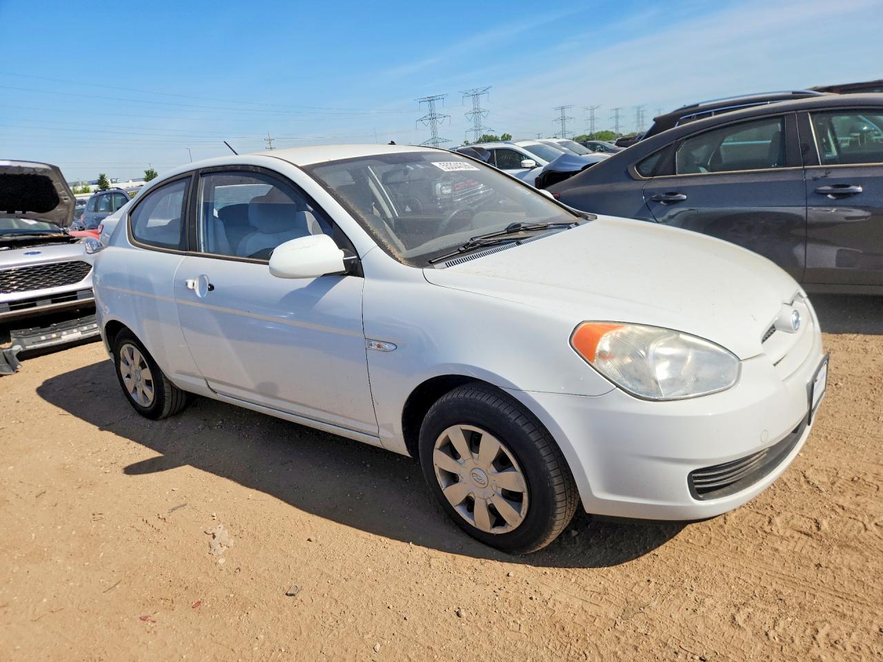 2007 Hyundai Accent Gs Белый vin: KMHCM36C37U021296