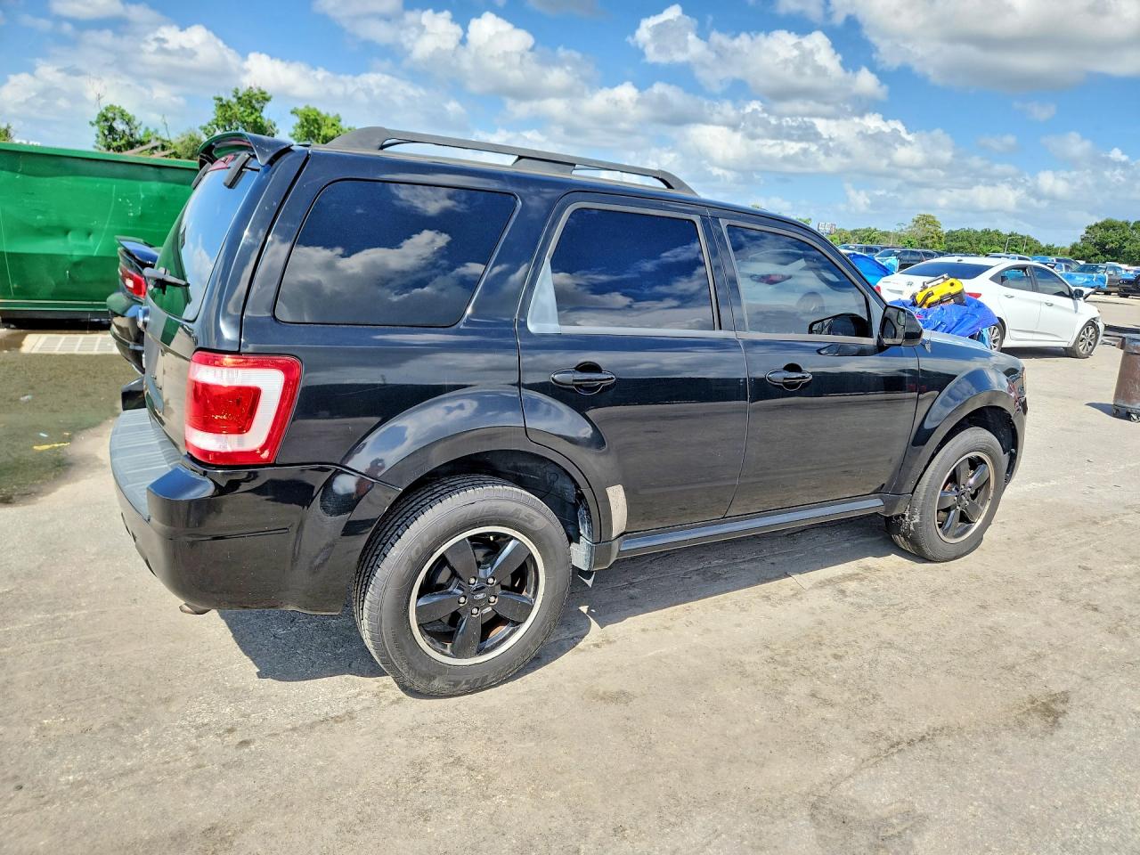 2010 Ford Escape Xlt Black vin: 1FMCU0D77AKA92511