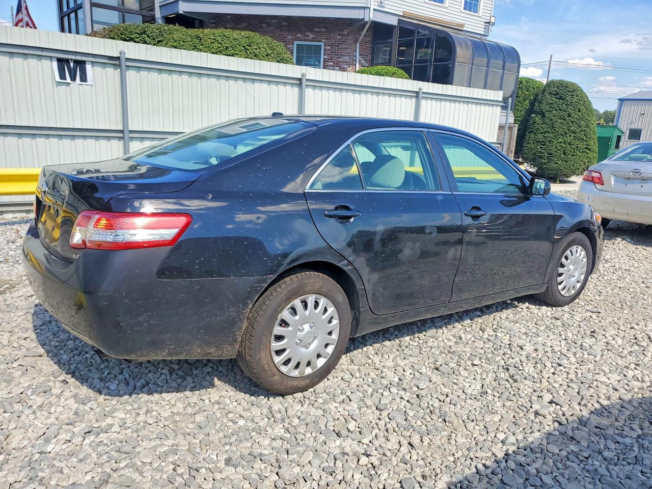 2010 Toyota Camry Le Black vin: 4T1BF3EK1AU039785