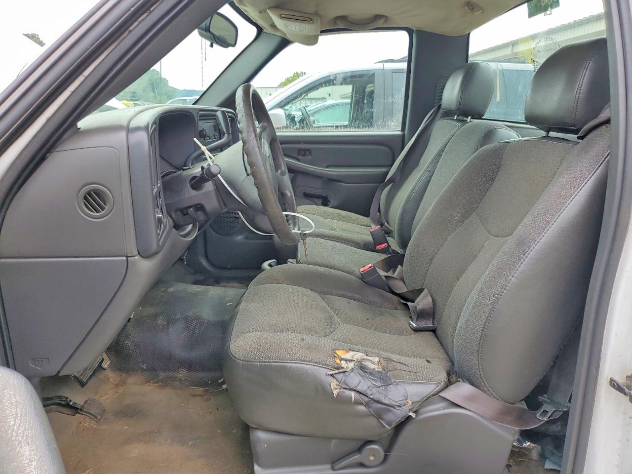 2004 Chevrolet Silverado C1500 White vin: 1GCEC14X54Z105953