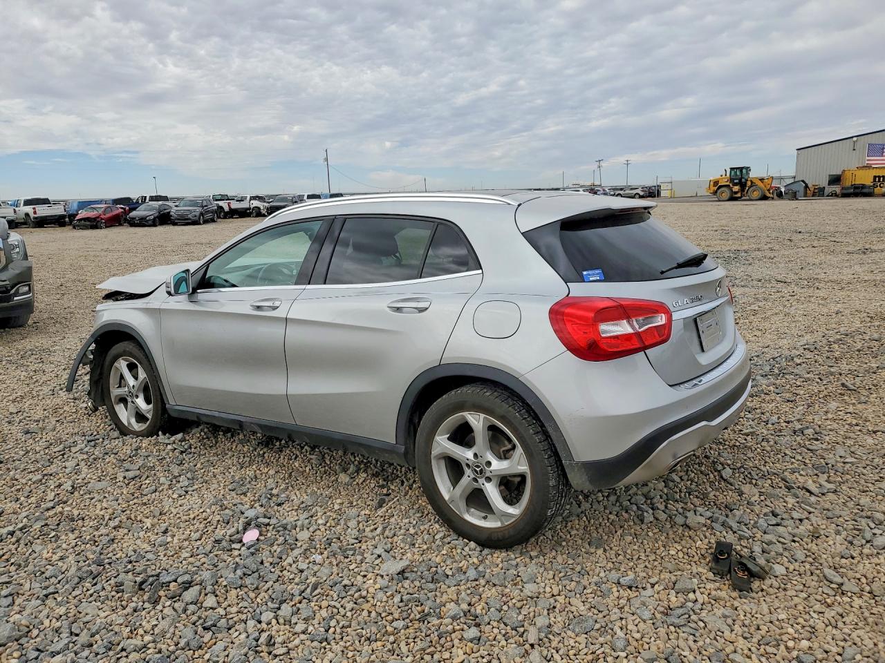 2018 Mercedes-benz Gla 250 4matic Серебряный vin: WDCTG4GB3JJ390069