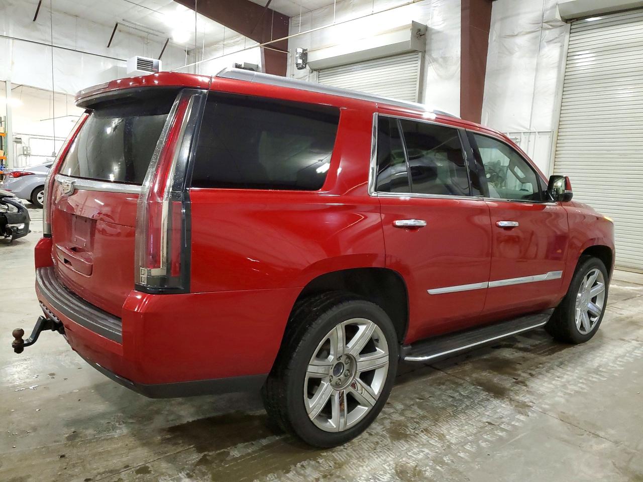 2015 Cadillac Escalade Luxury Red vin: 1GYS4MKJ0FR528999