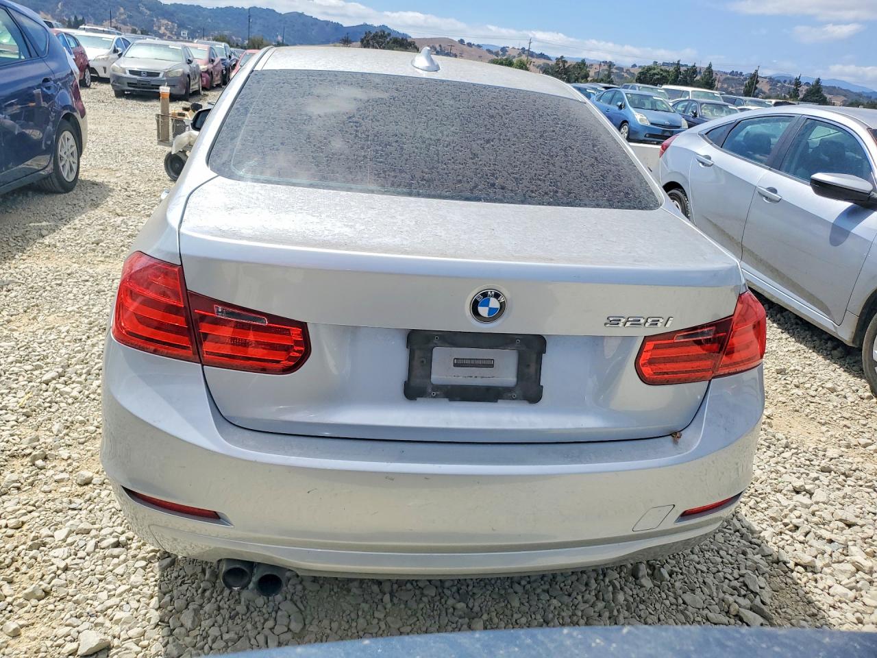 2013 Bmw 328 I Sulev Серебряный vin: WBA3C1G57DNR46551