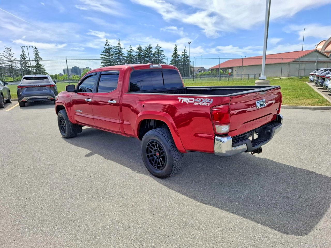 2017 Toyota Tacoma Sr5 V6 Red vin: 5TFDZ5BNXHX023656