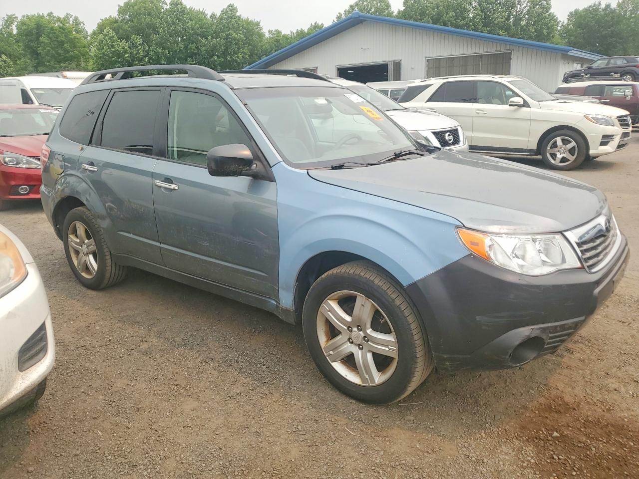 2010 Subaru Forester 2.5x Premium Green vin: JF2SH6CC9AH752200