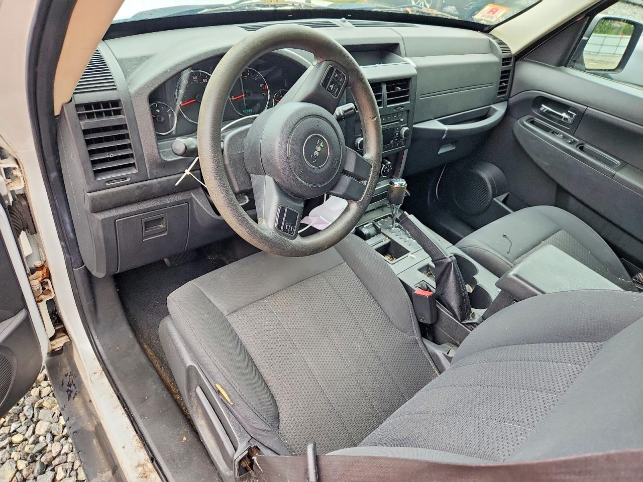 2011 Jeep Liberty Sport White vin: 1J4PN2GK6BW521334