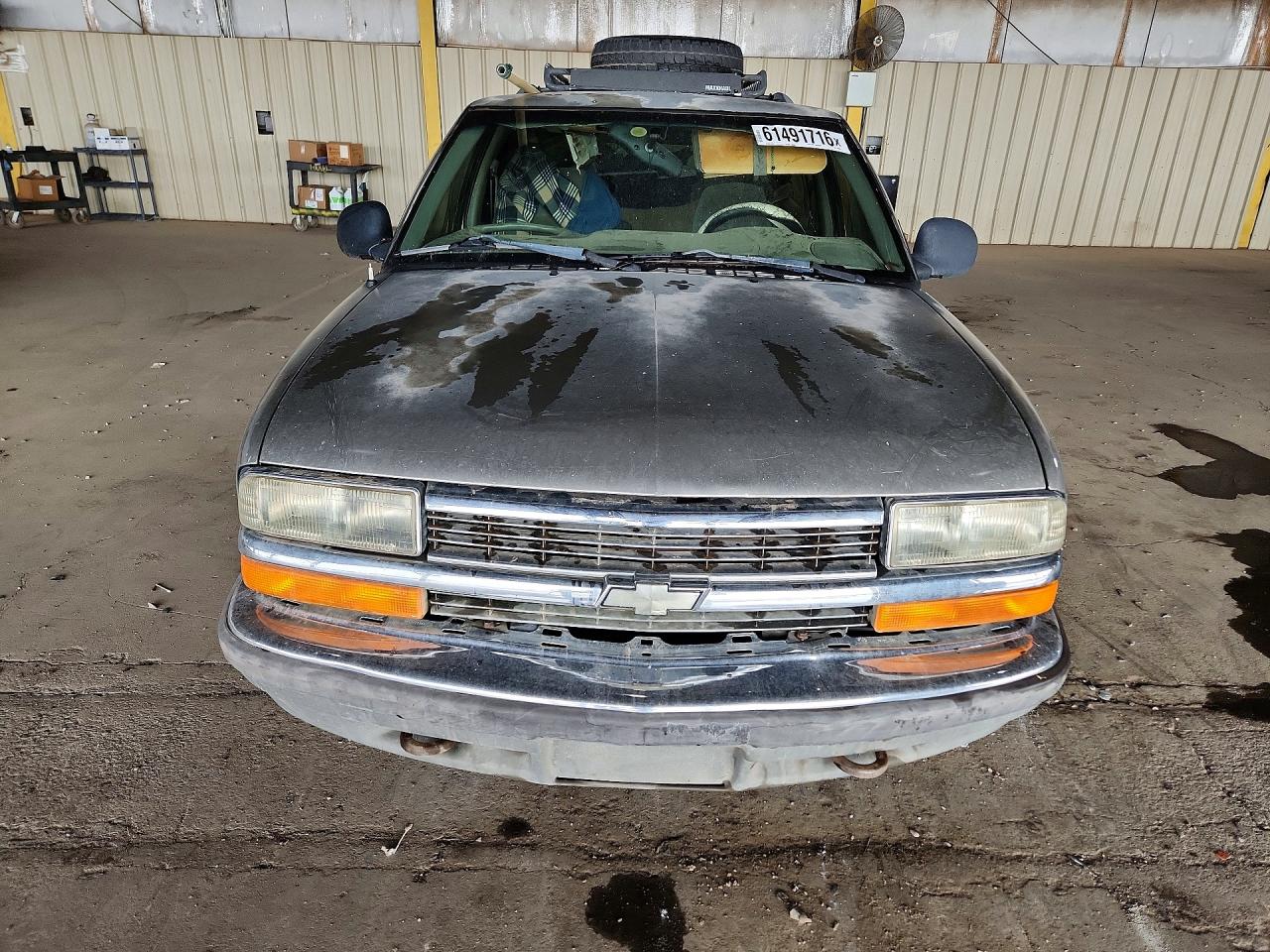 1998 Chevrolet Blazer Beige vin: 1GNDT13W8W2208632