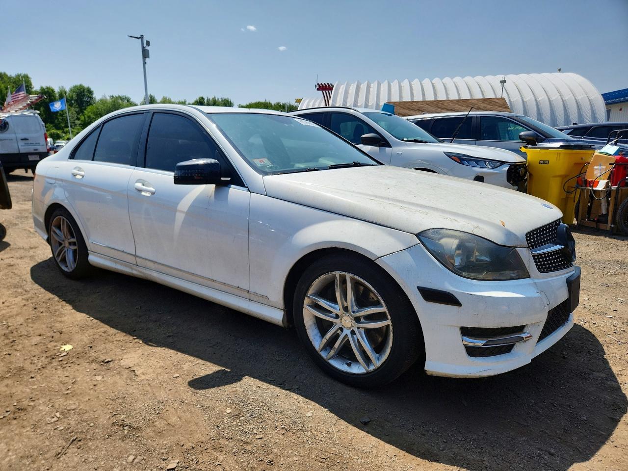 2014 Mercedes-benz C 300 4matic White vin: WDDGF8AB3EG228655