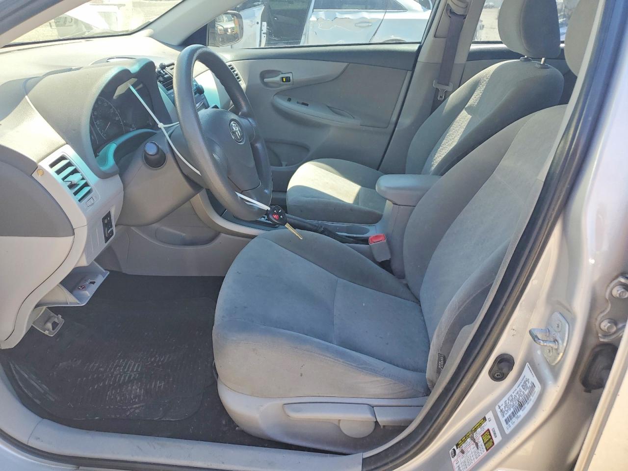 2009 Toyota Corolla Le Silver vin: 1NXBU40E89Z062666