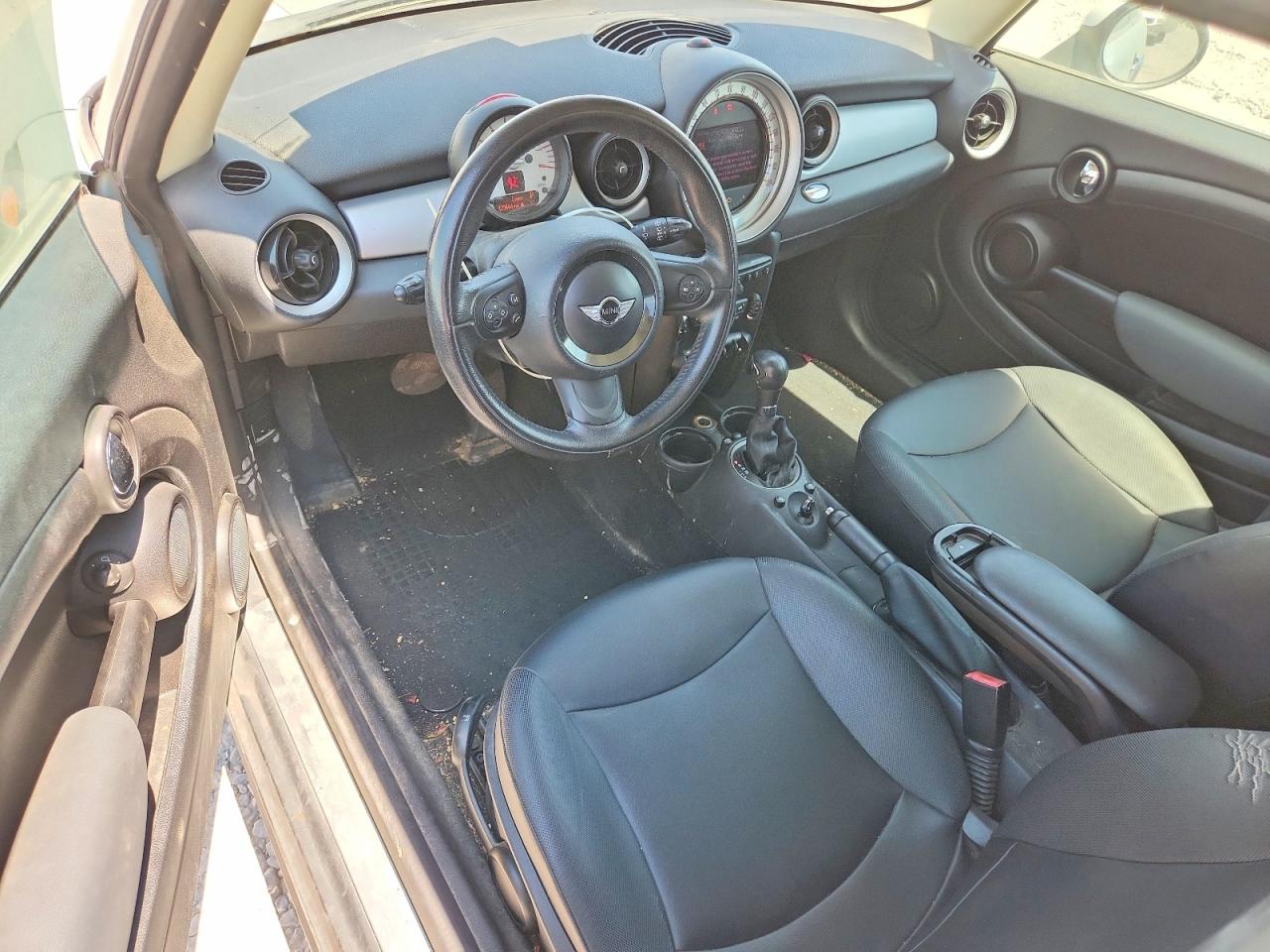 2011 Mini Cooper Синий vin: WMWSU3C51BT096323