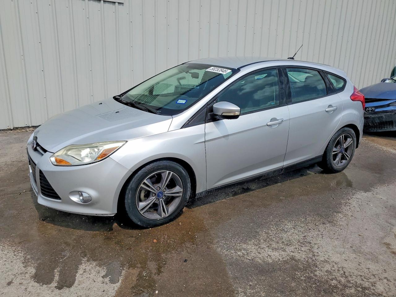 2014 Ford Focus Se Silver vin: 1FADP3K25EL430308