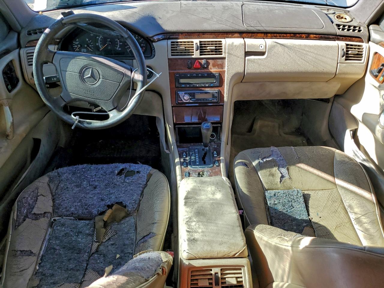 1996 Mercedes-benz E 320 Желто-коричневый vin: WDBJF55FXTJ010822