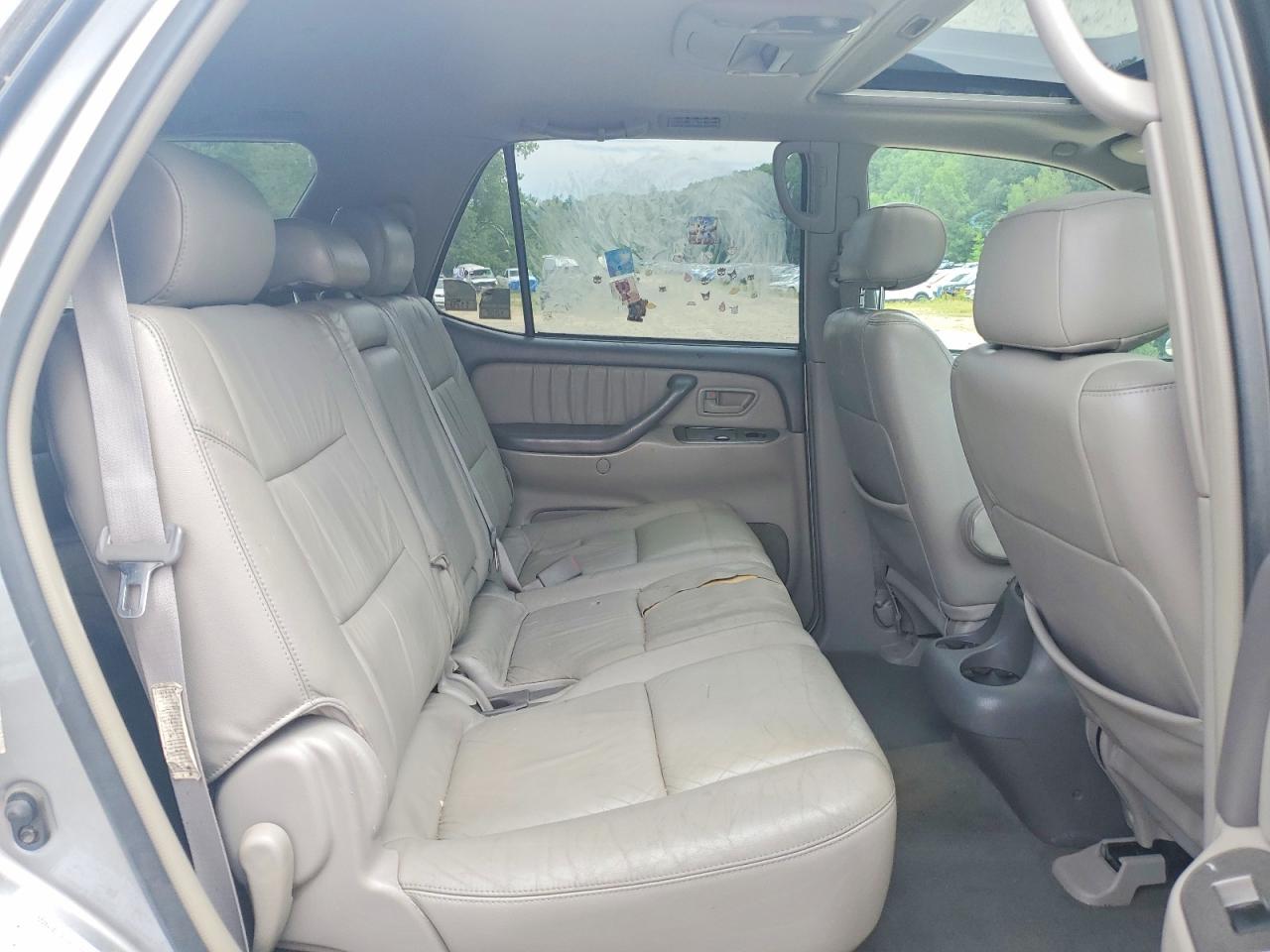 2004 Toyota Sequoia Limited Silver vin: 5TDBT48A54S227790