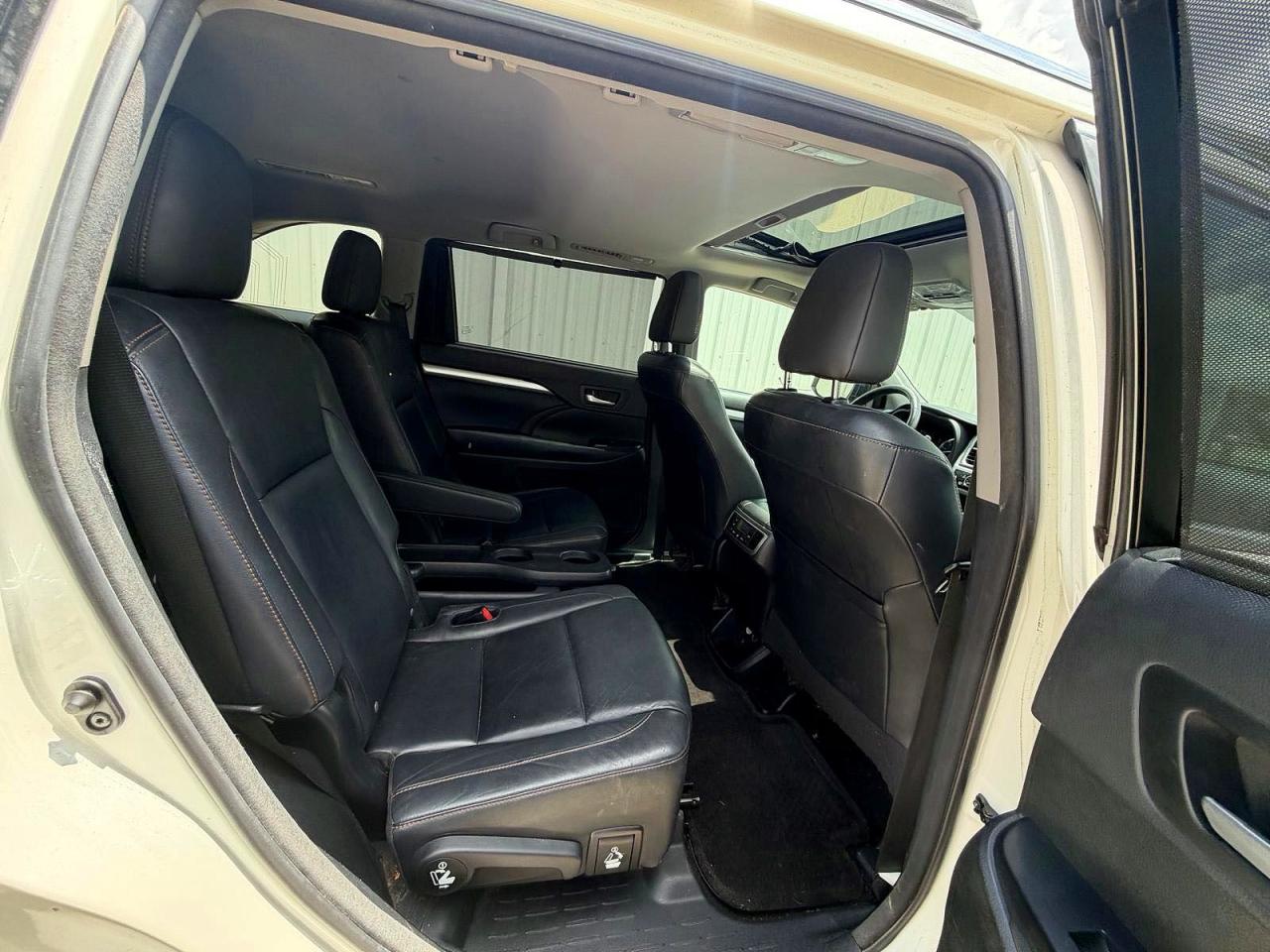 2014 Toyota Highlander Xle White vin: 5TDJKRFH4ES016030
