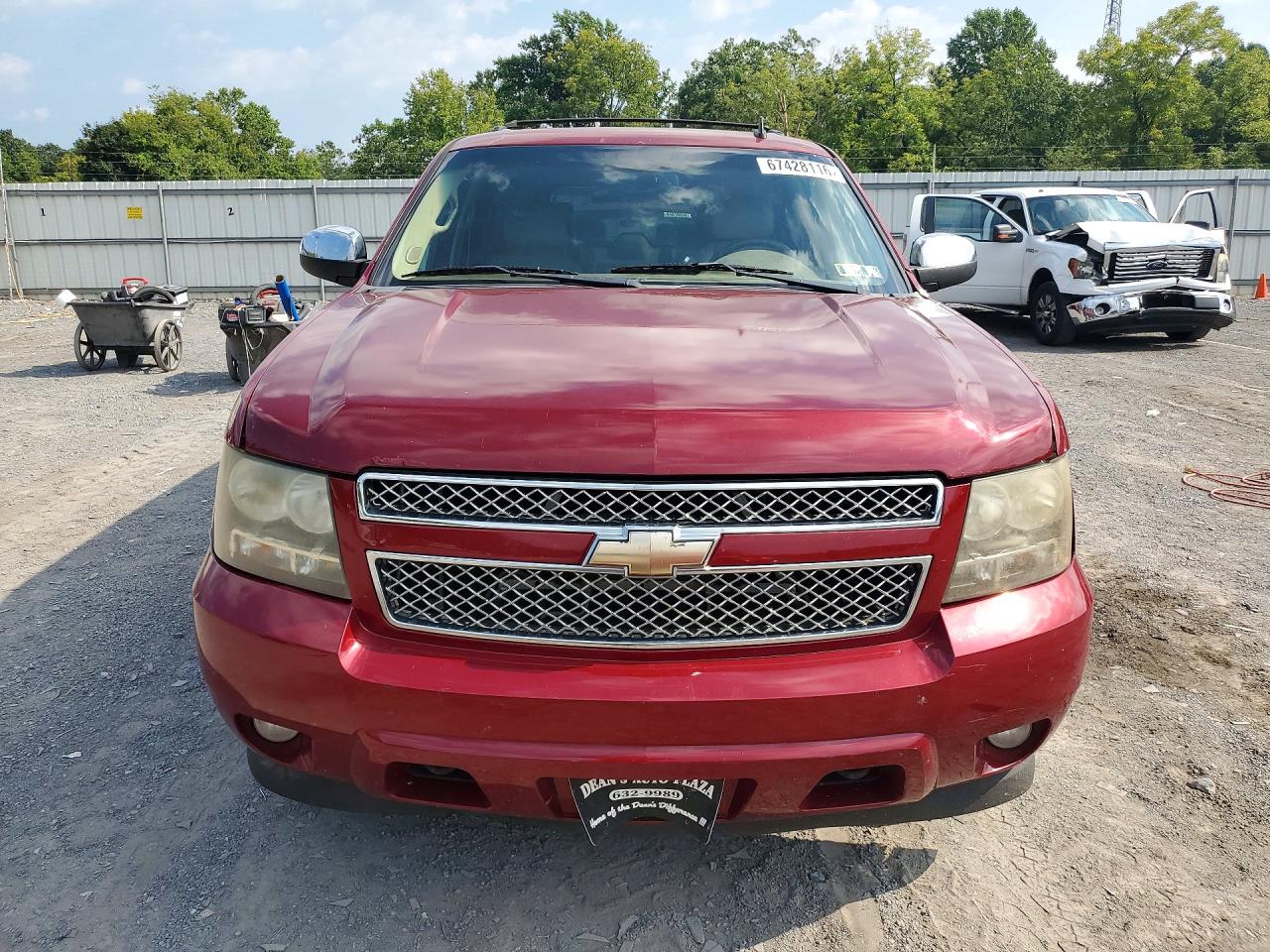 2010 Chevrolet Tahoe K1500 Ltz Burgundy vin: 1GNUKCE02AR105830