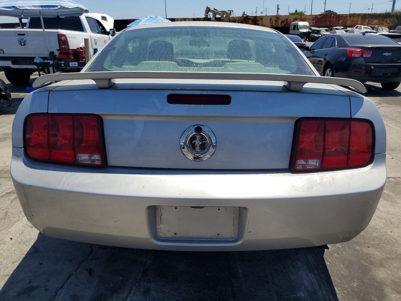 2005 Ford Mustang Silver vin: 1ZVFT80N255210781