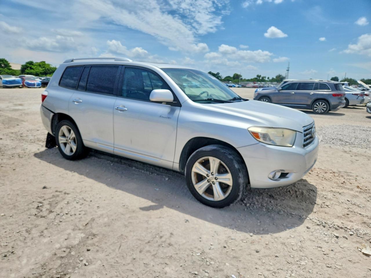 2010 Toyota Highlander Limited Silver vin: 5TDYK3EH2AS015885