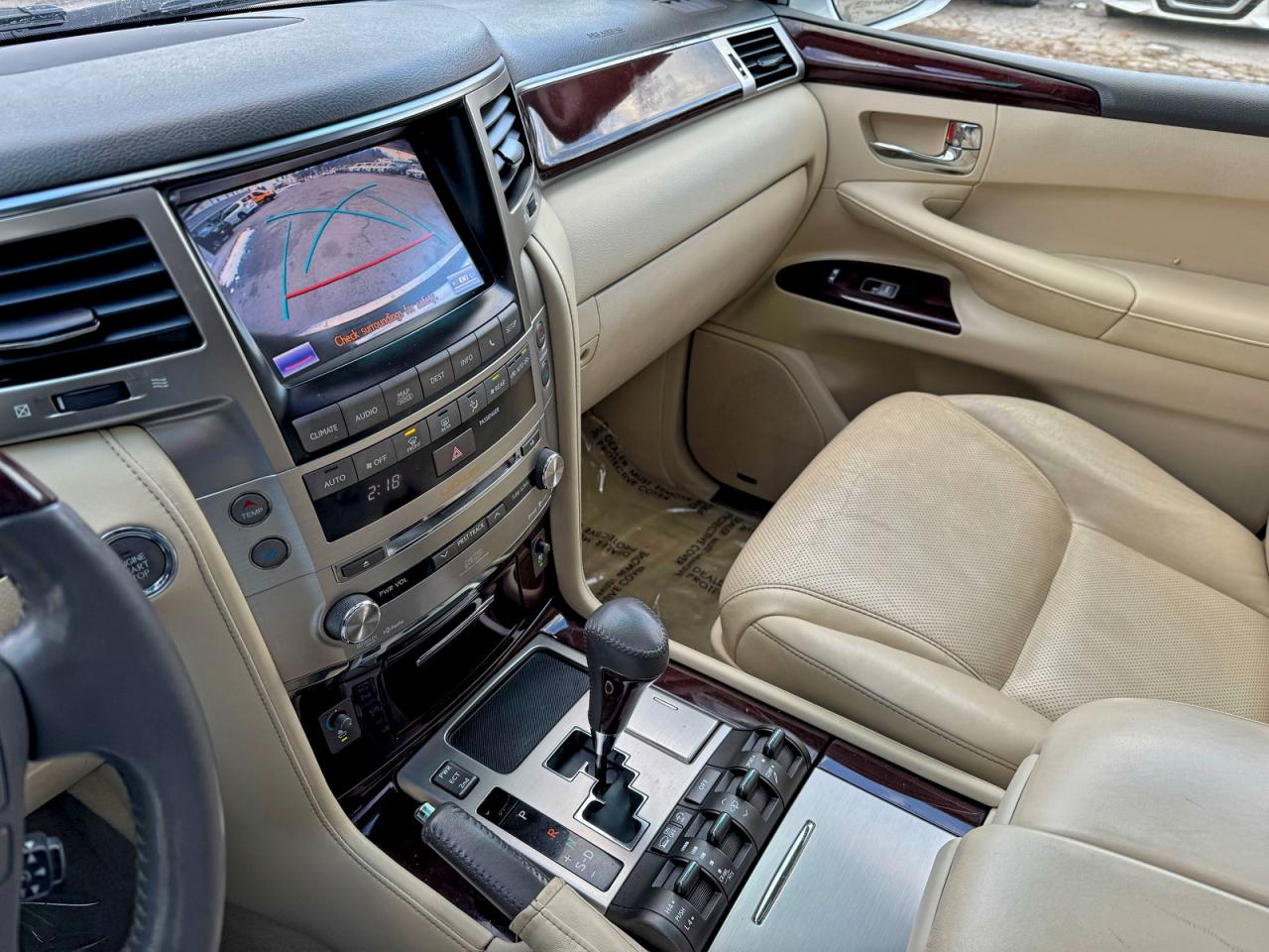 2013 Lexus Lx 570 Белый vin: JTJHY7AXXD4129441