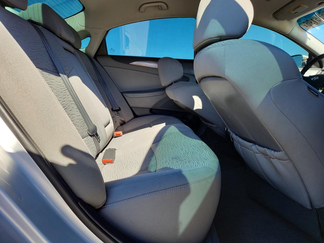 2013 Hyundai Sonata Hybrid Silver vin: KMHEC4A49DA065821