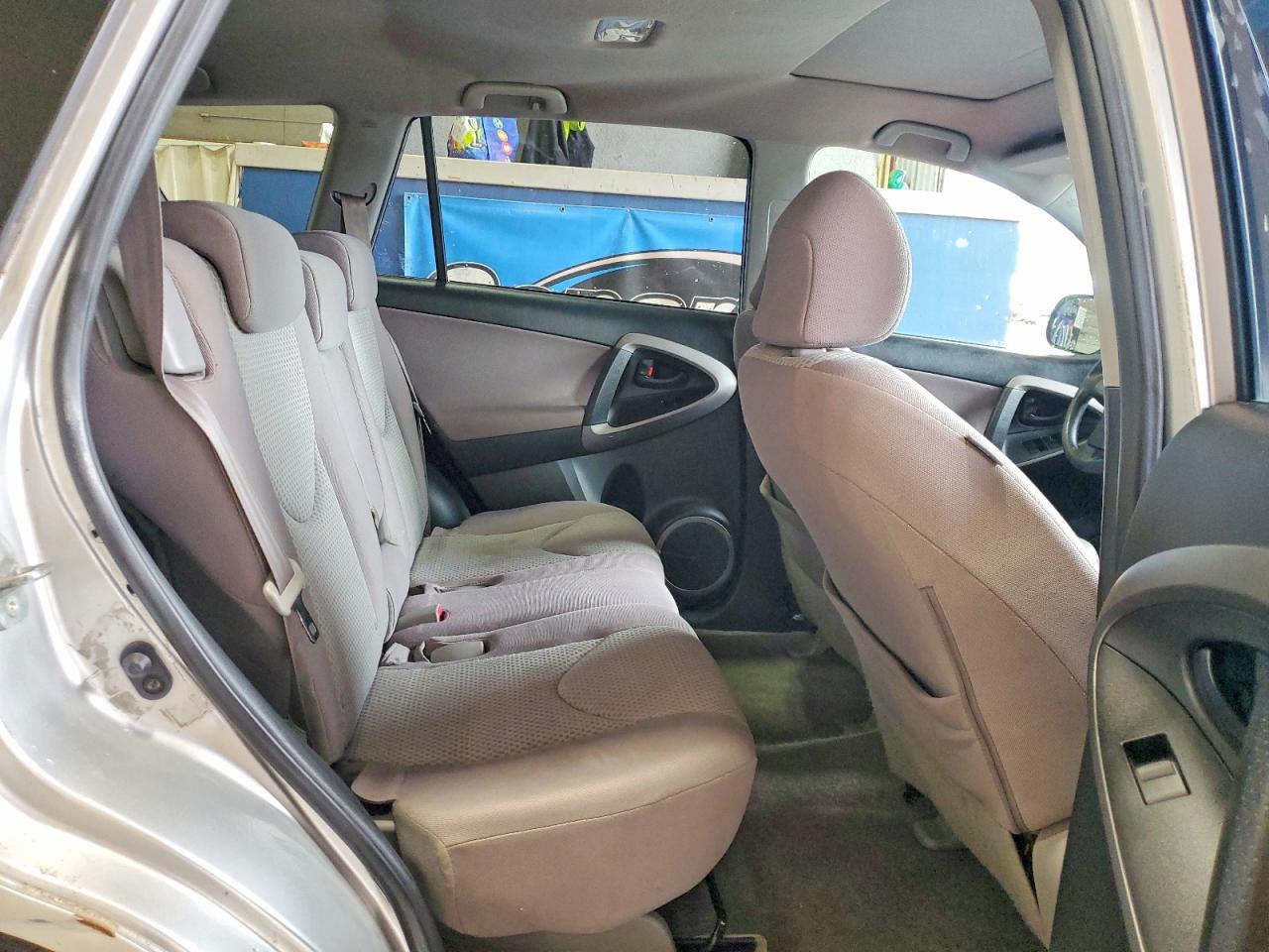 2007 Toyota Rav4 Base Серебряный vin: JTMBD33V575113803