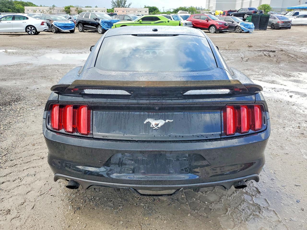 2015 Ford Mustang Черный vin: 1FA6P8THXF5357516