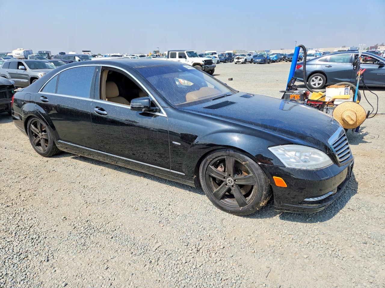 2012 Mercedes-benz S 550 Black vin: WDDNG7DB1CA440707