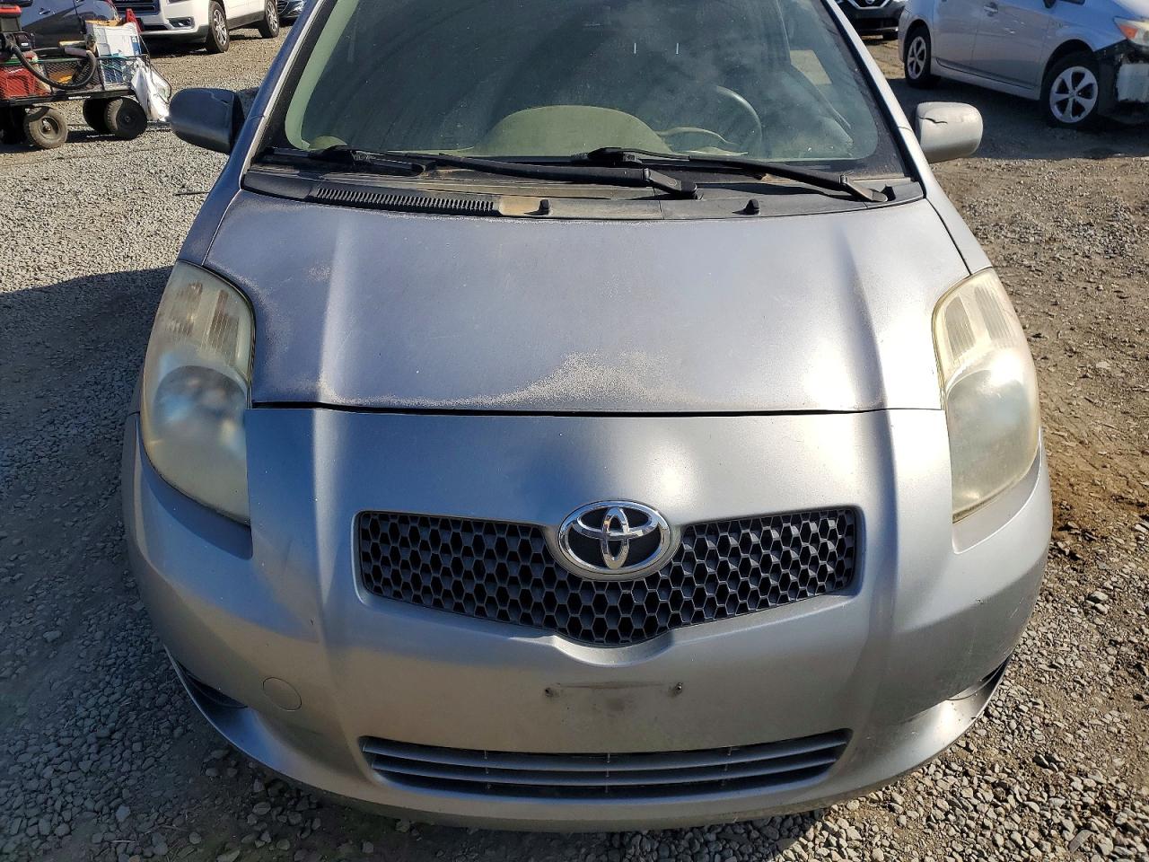 2008 Toyota Yaris Base Серый vin: JTDJT923185209835